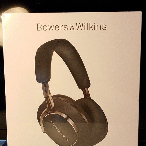 Bowers wilkins px8 - &, black